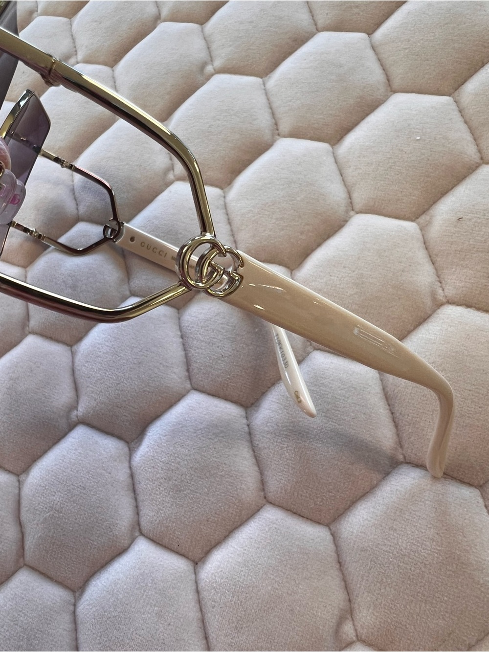 Authentic Gucci GG 1564S Sunglass oversized retro shape with signature GG’s - Picture 6 of 8